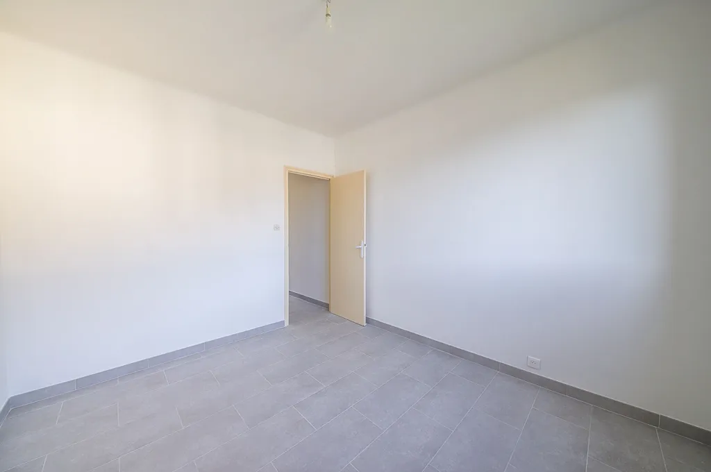 Pièces - Appartement T3 avec Vue Montagne à Corte