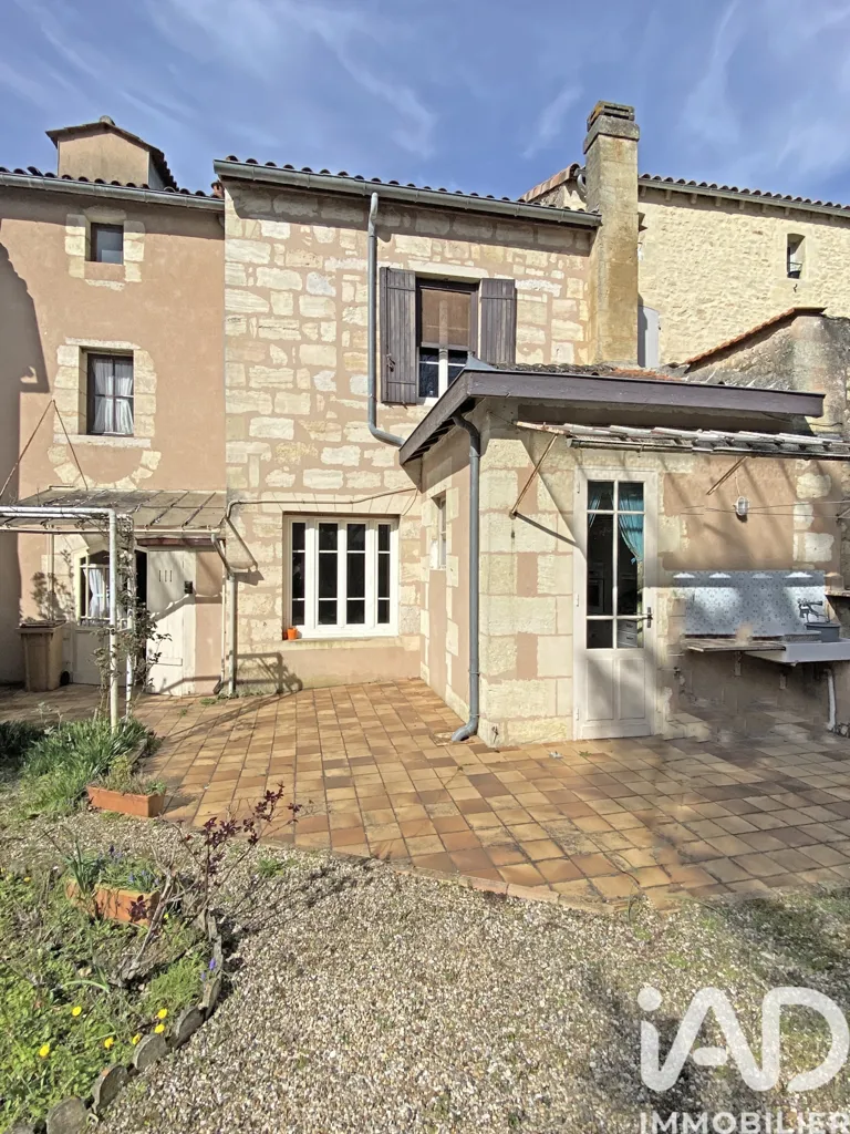 Aed - Charming Stone House with Garden in Blaye Centre