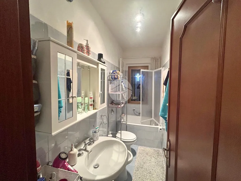 Bathrooms - Independent House with Panoramic View in Vigolo