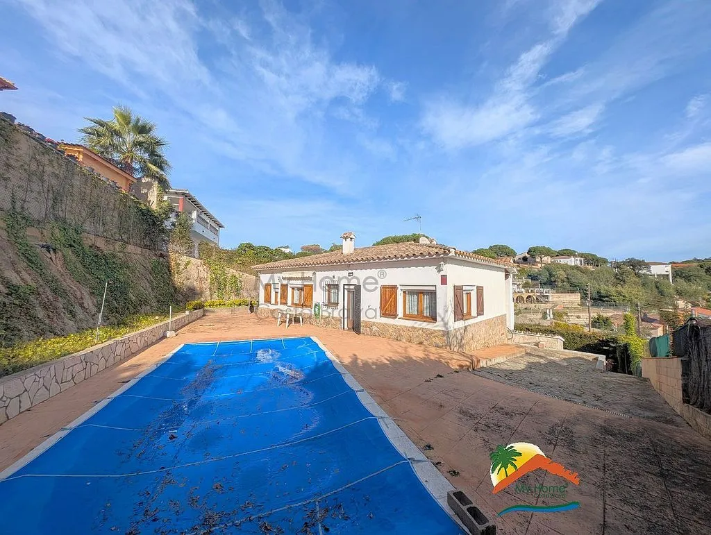 Piscina - Chalet with Pool and Terrace in Aiguaviva Parc