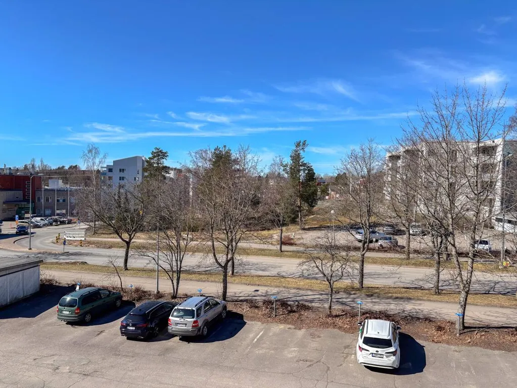 Välivaade - Spacious Flat with Balcony in Länsimäki, Vantaa