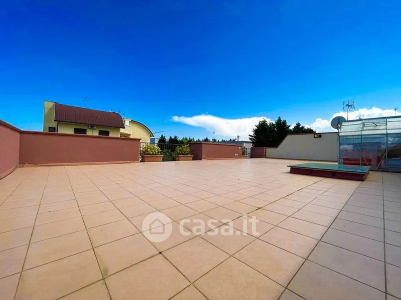 Terrace - Elegant Villa with Garden in Trani