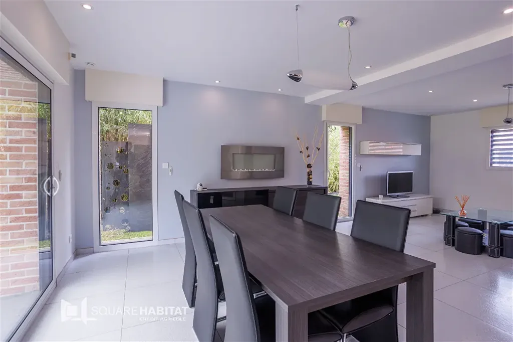 8-room house in Artres