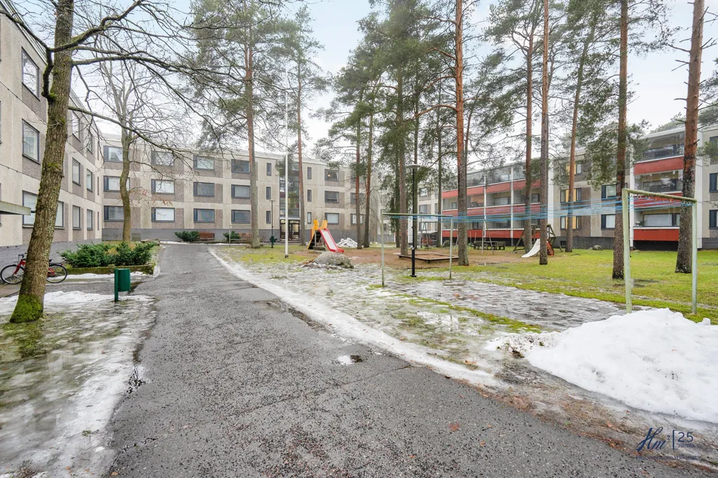 Garden - Two-Bedroom Flat with Garden View in Runosmäki