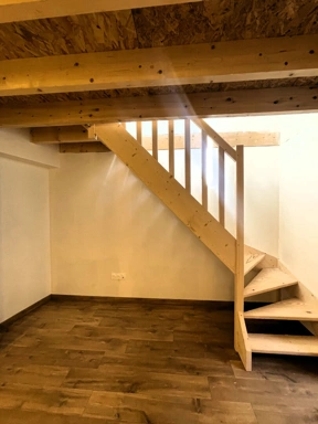 Pièces - Maison de Ville avec Cour à Agen