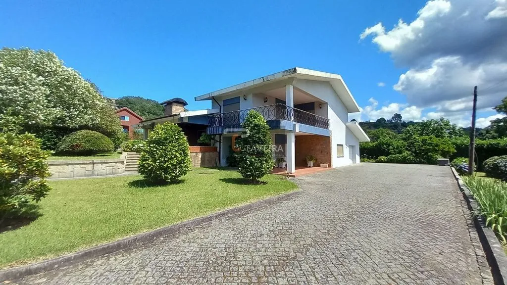 Välivaade - Modern Luxury House with Garden in Arcos de Valdevez