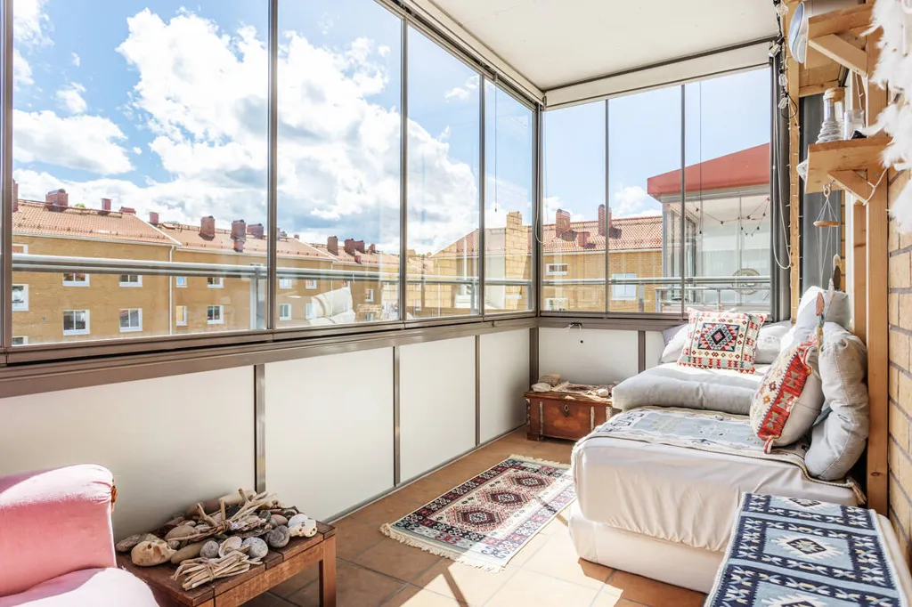 Balkon - Apartment with South-Facing Balcony in Liljeholmen
