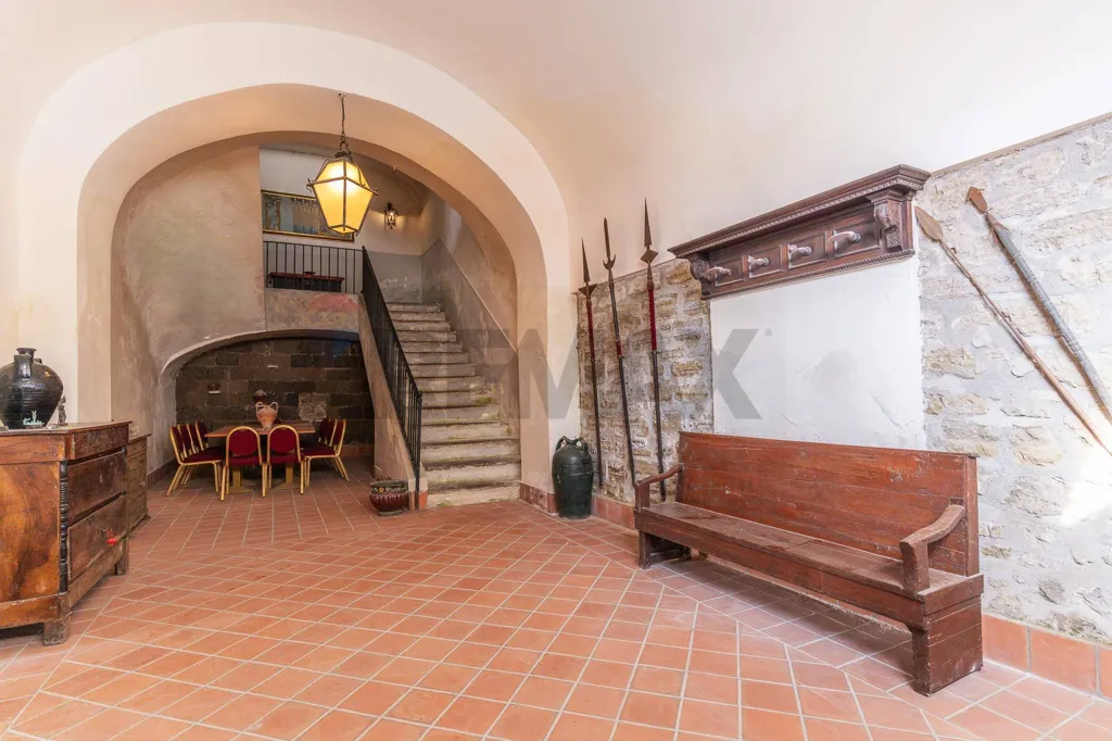 Esik - Historic Villa with Garden in San Castrese
