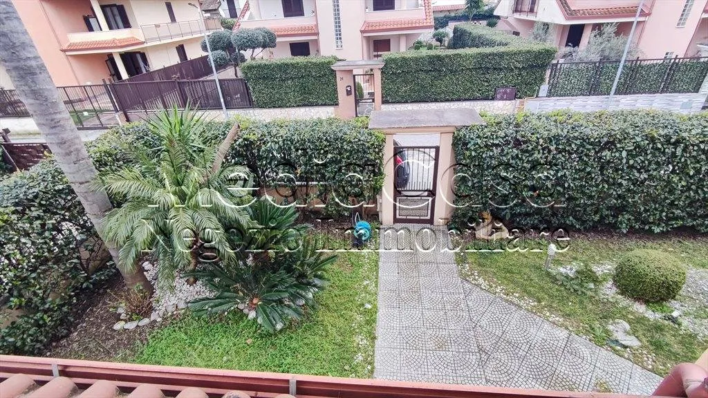 Jardin - Elegant Villa with Private Garden in Teverola