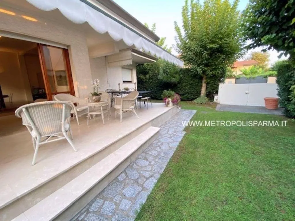 Terrace - Luxury Villa with Garden in Forte dei Marmi