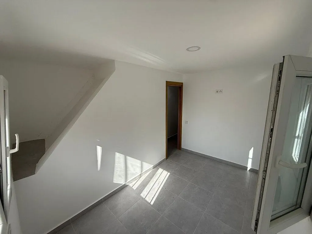 Esik - Reformed House with West View in Almería Centre