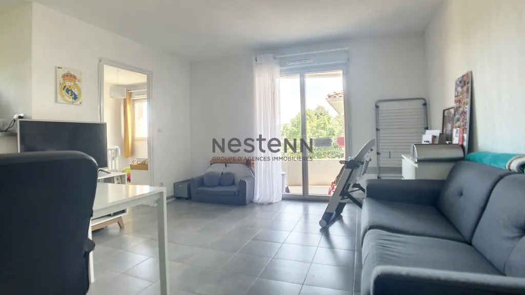 Séjour - Appartement T3 avec Balcon et Piscine dans Résidence Sécurisée