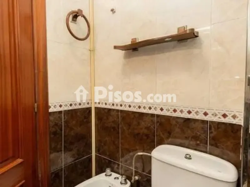 Bagni - Classically Styled Flat with Balcony in Traditional Centre