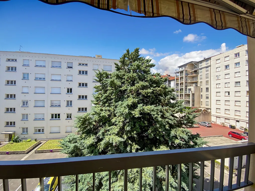 Rõdu - Apartment with Balcony and Garden in Lyon 2