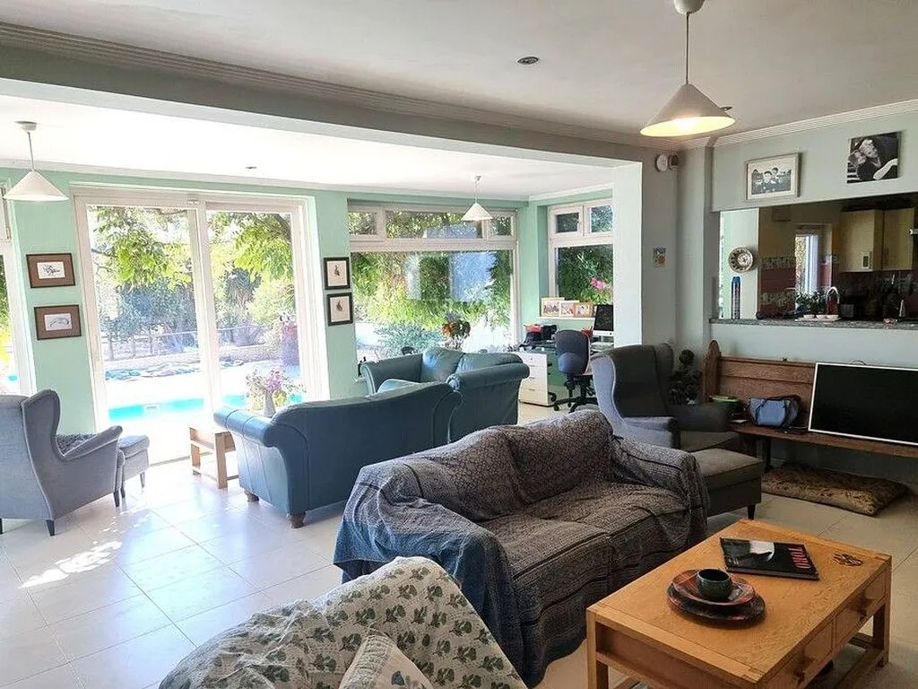 Living Room - Rustic House with Pool in Lucena del Puerto