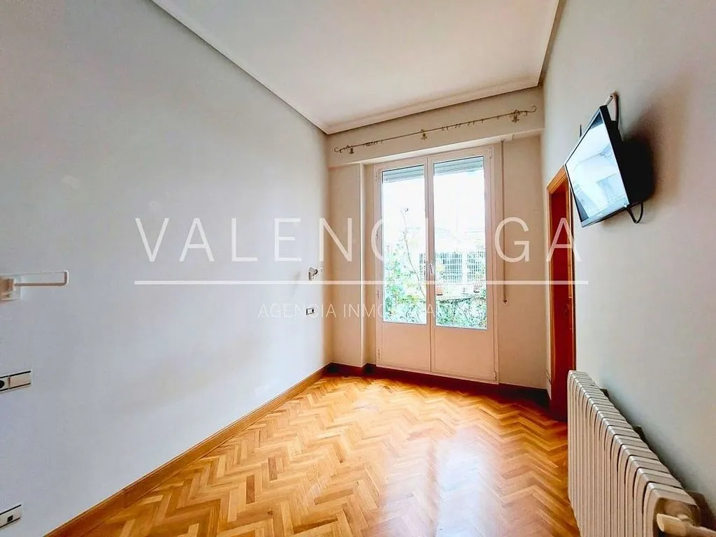 Chambres - Modern Apartment with Terrace in City Centre