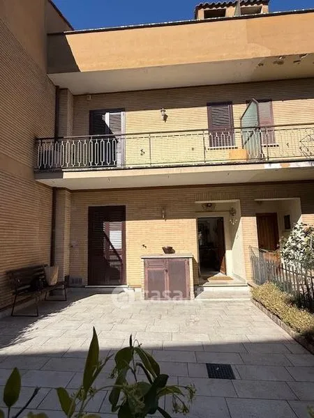Aed - Terraced House with Balcony in Capranica
