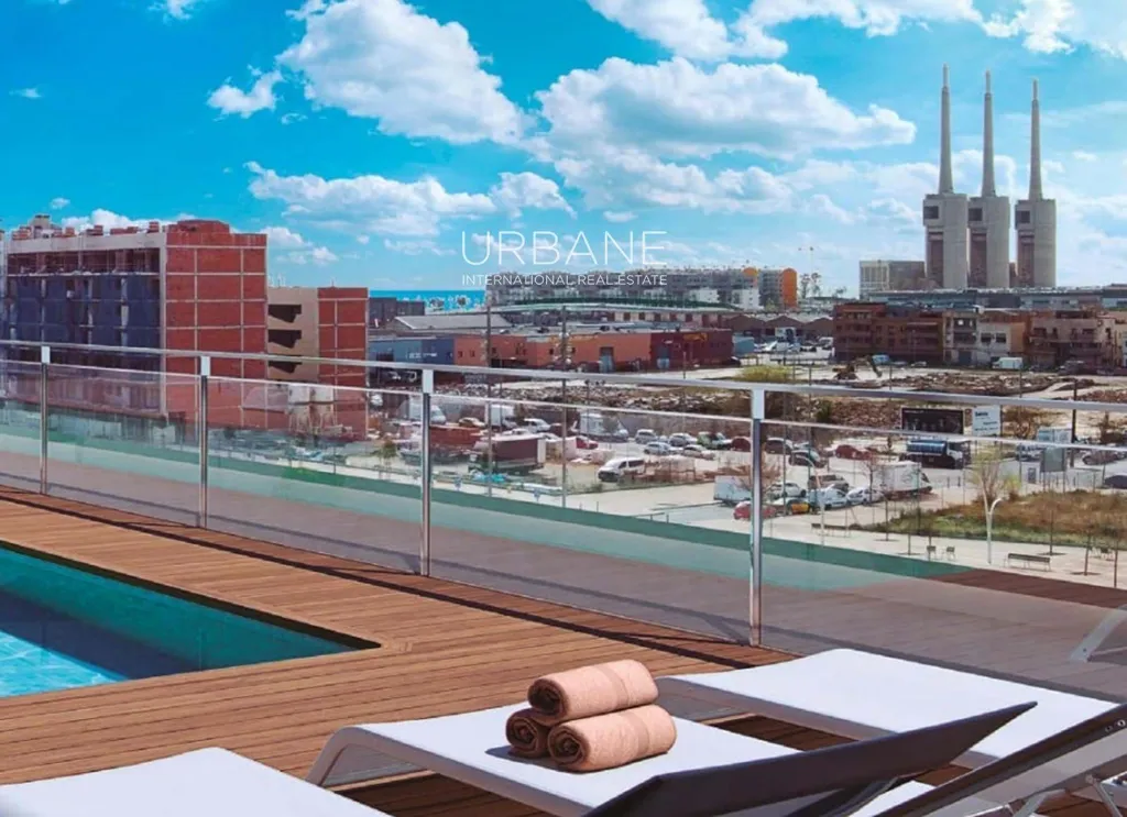 Pool - Modern Flat with Rooftop Pool in Badalona