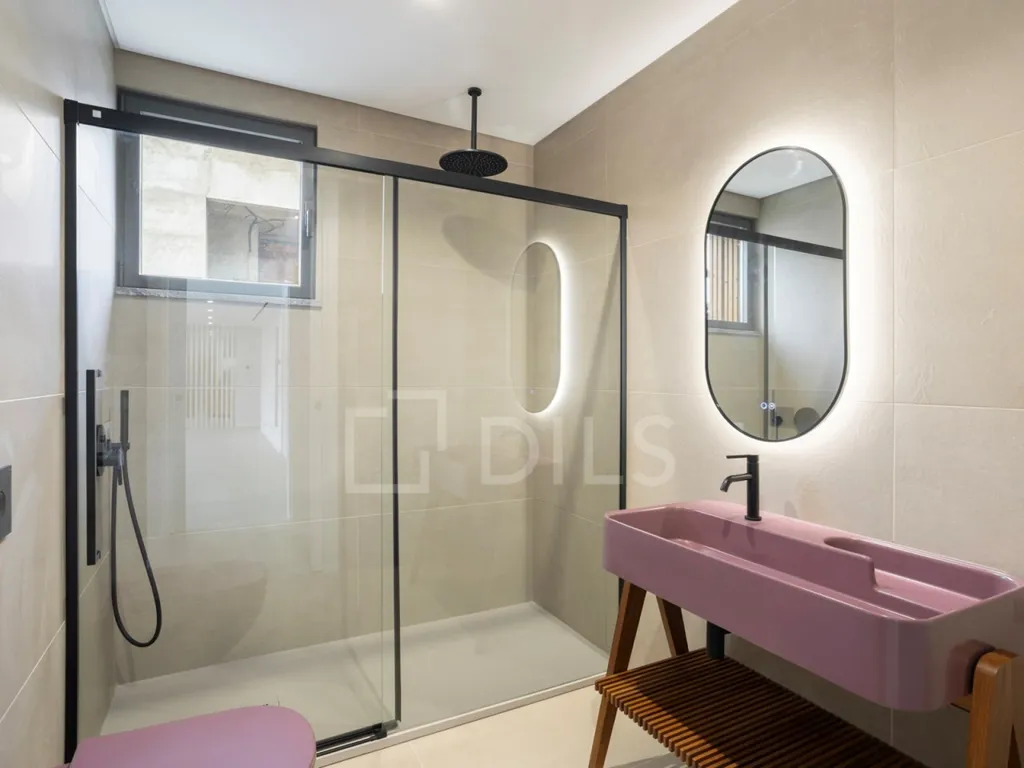 Vannitoad - T5+3 House with Pool in Cascais