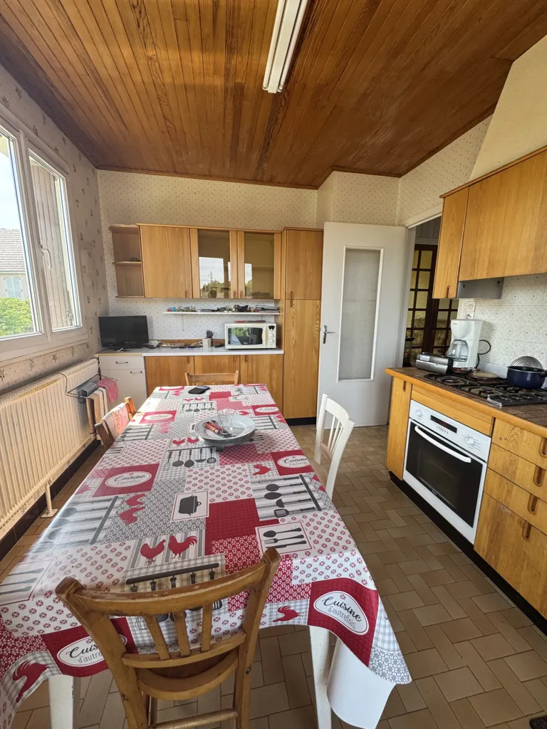 Cuisine - Maison avec Balcon et Jardin à Châtenoy-le-Royal