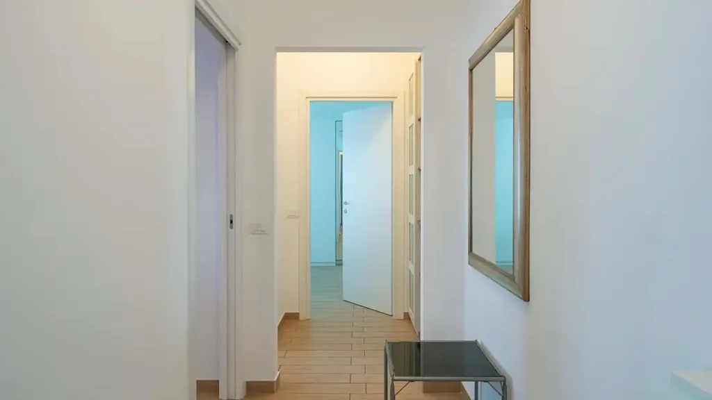 Entrée - Modern Studio with Metro Access in Milan