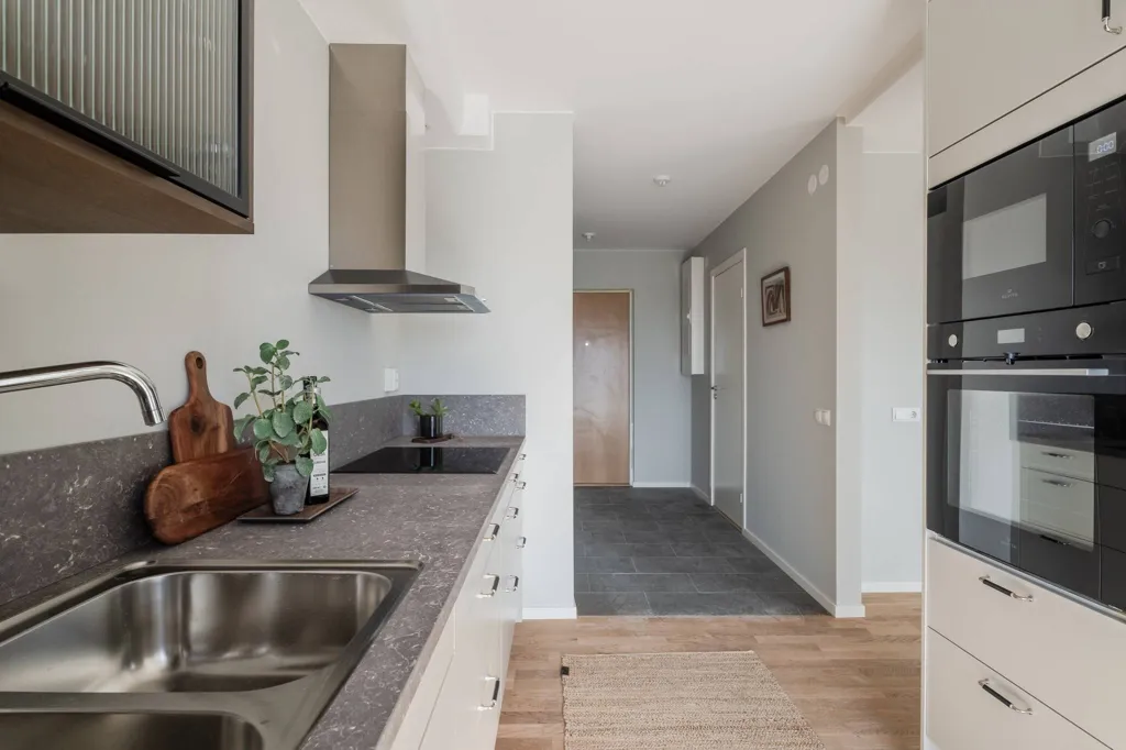 Cucina - Modern Flat with West-Facing Balcony in Majorna