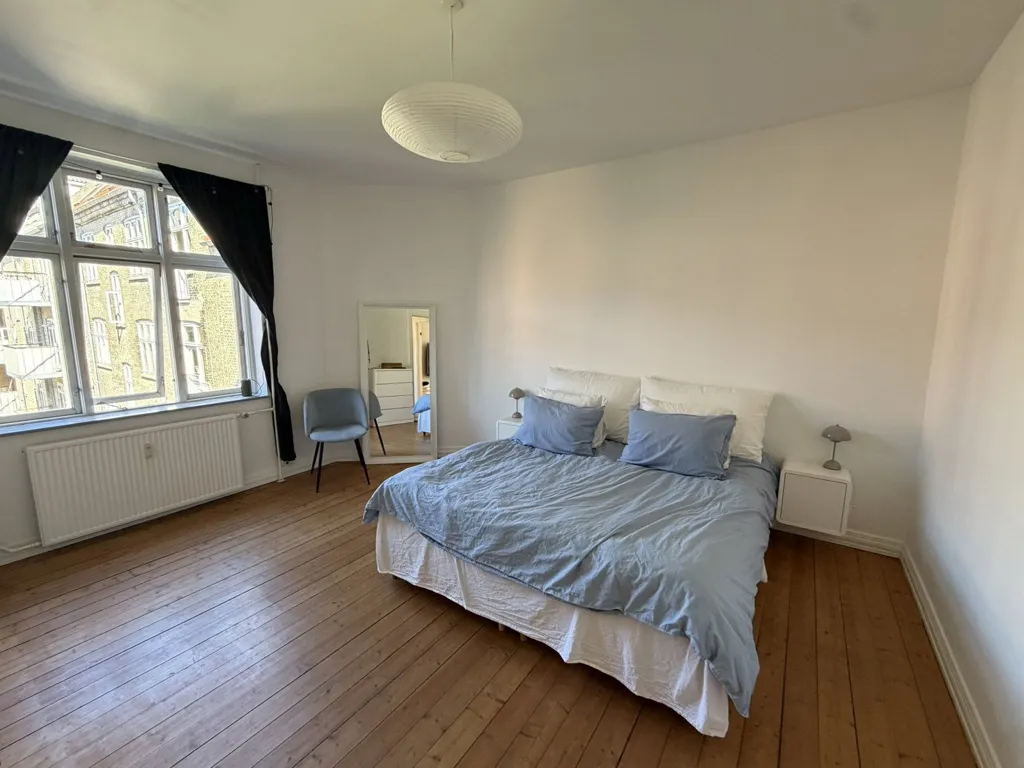 Chambres - Classical 2-Bedroom with Stucco in Urban Area