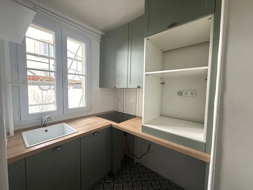 Köök - Refurbished Flat with Balcony in Colombes
