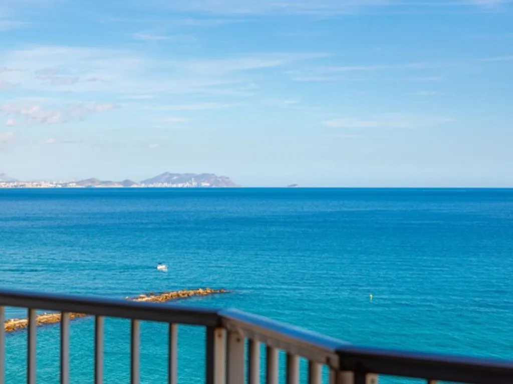 Balcon - Beachfront Corner Penthouse in El Campello