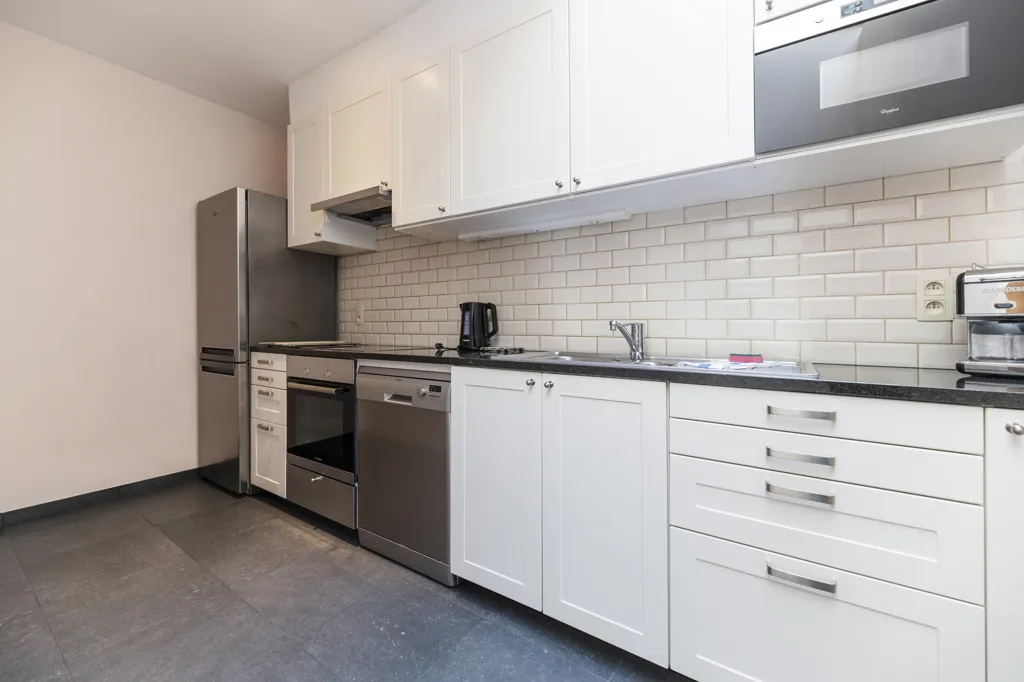Cuisine - Appartement 3 Chambres avec Terrasse à Ixelles