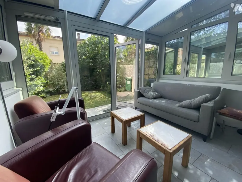 Terrasse - Maison à Deux Logements avec Jardin à Nansouty, Bordeaux
