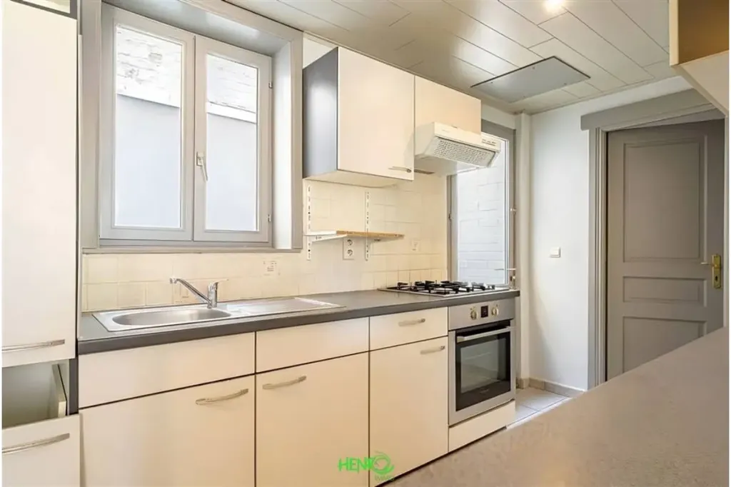 Cuisine - Appartement Rénové avec Terrasse à Tournai