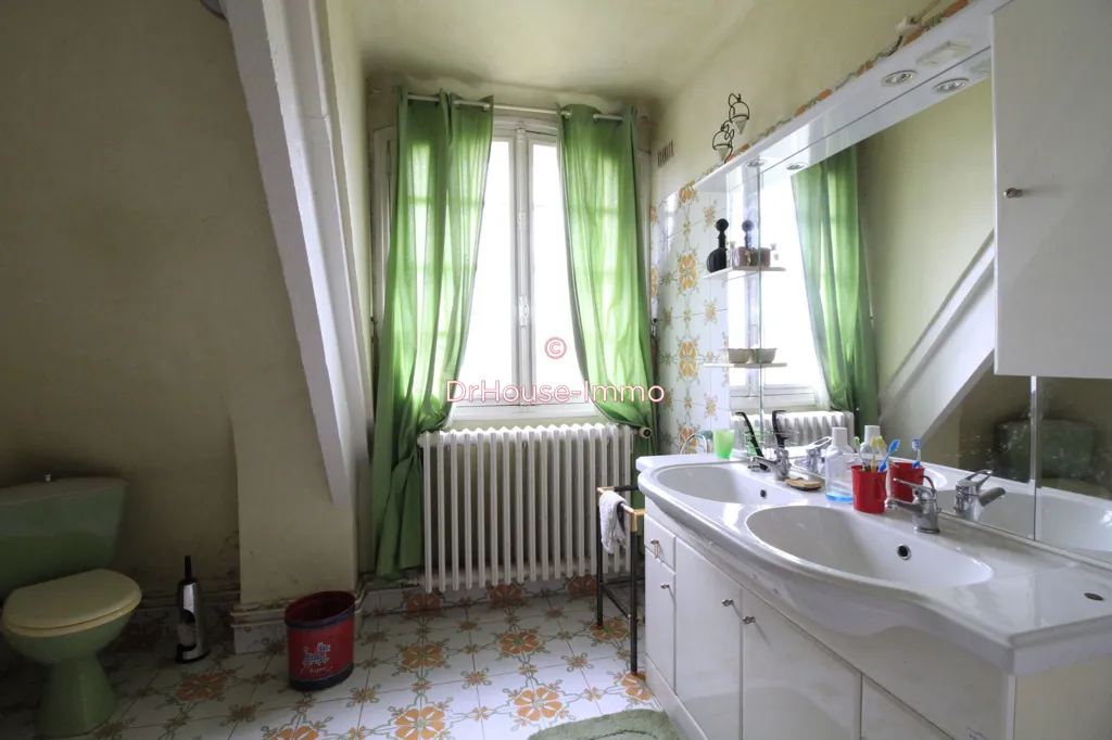 Bagni - 10-Piece Manor with Marble Features in Beaumont-le-Roger