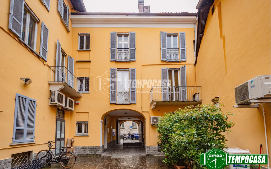 Jardin - Rustic-Style Apartment in Pavia's Historic Centre