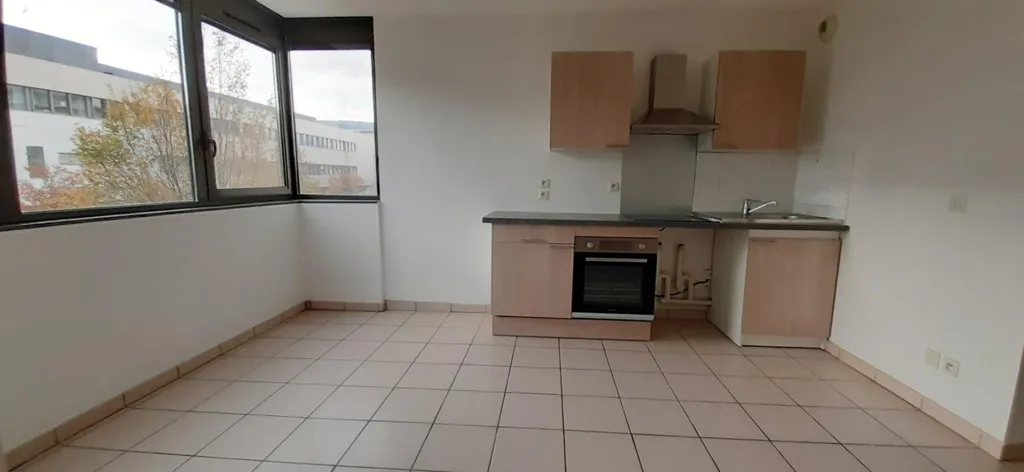 Köök - Flat with Lift Access in Echirrolles Centre