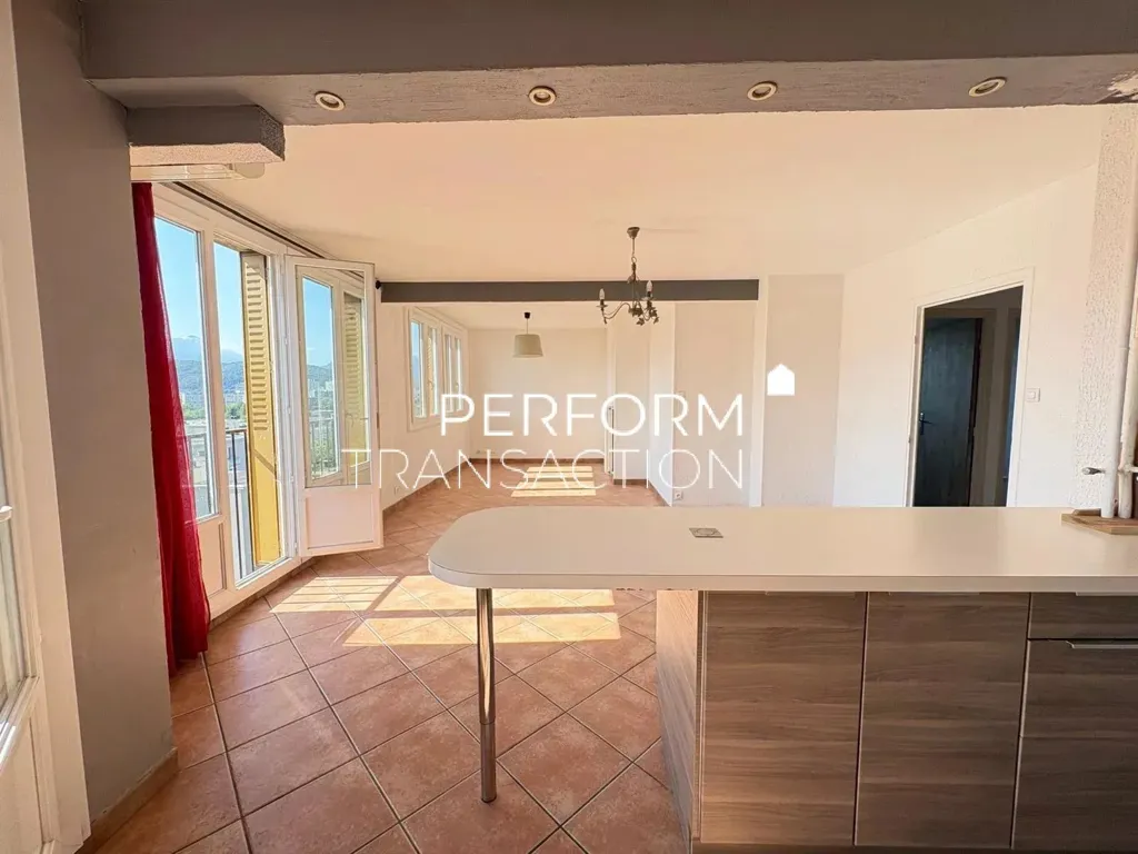 Cuisine - Appartement avec vue montagnes au 11ᵉ étage à Grenoble