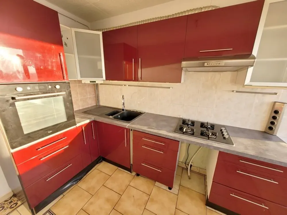 Cuisine - Appartement F2 avec Cuisine Intégrée près des Lycées