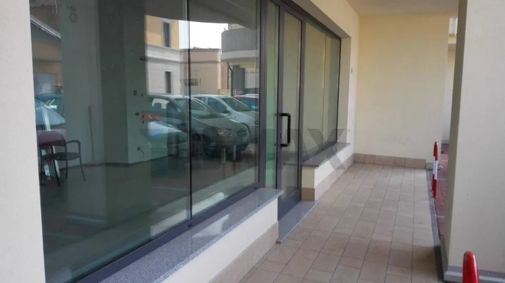 Entrée - Modern Office Space near Busto Arsizio Centre