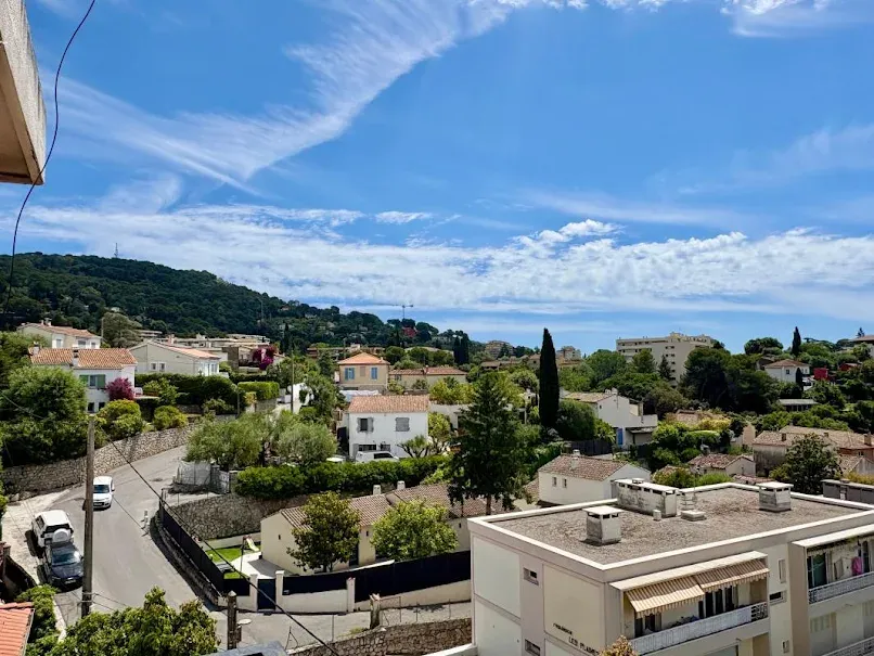 Balcony - 3-Bed Apartment with Balcony in Le Cannet