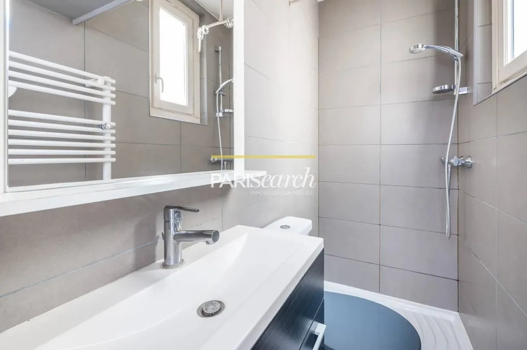 Bathrooms - Charming 2-Piece in 6th Arrondissement, Paris