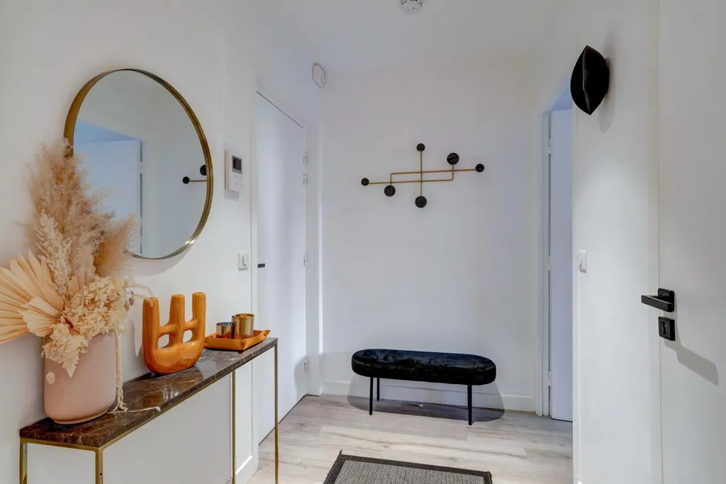 Esik - Modernised Apartment with Terrace in Madrid