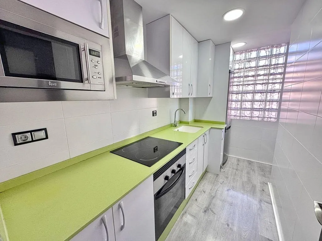 Cuisine - Apartment with Balcony in El Campet, Petrer