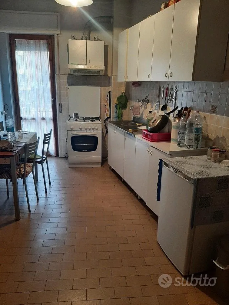 Cuisine - Student Room with Balcony in Central Via Corazzini