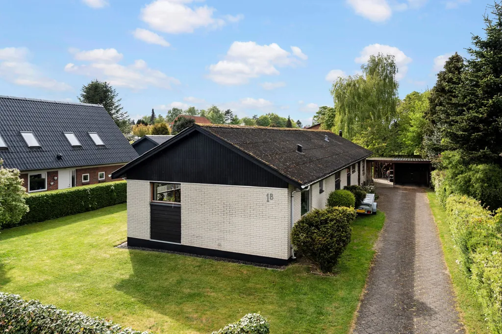 Õhuvaade - Detached Villa with Garden in Barrit