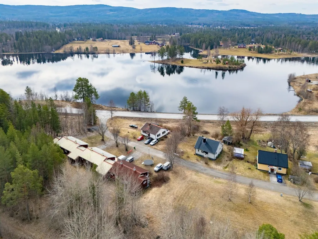 Vue aérienne - Fully Let Terraced House with Nature Near Ånge