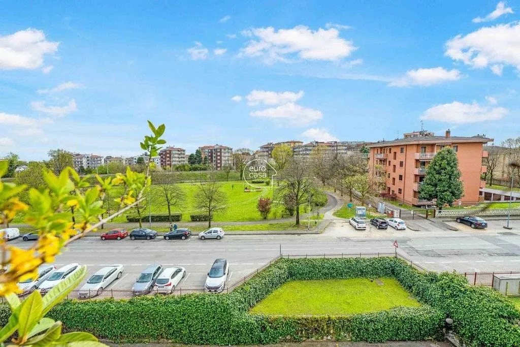 Garden - Luxury Penthouse with Pool in Cassina de' Pecchi