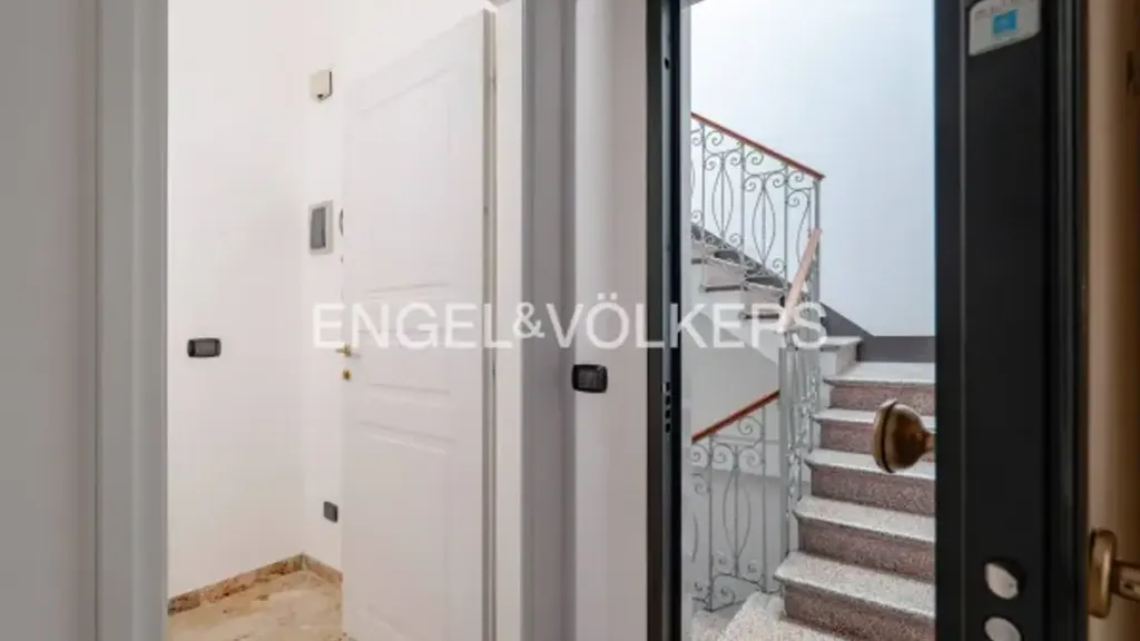 hallway_entrance