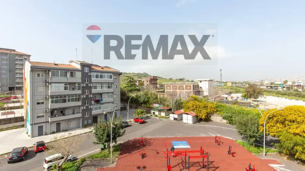 Aed - 4-Room Apartment with Balcony in Catania