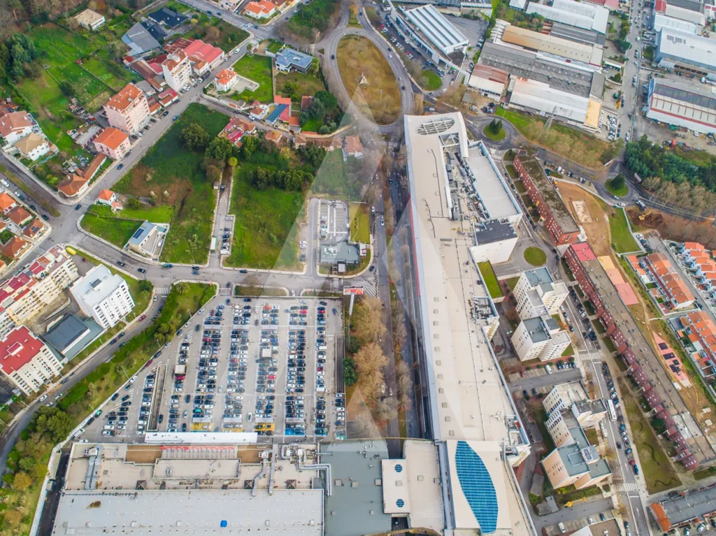 Õhuvaade - Construction Plot with Central Location in São João da Madeira