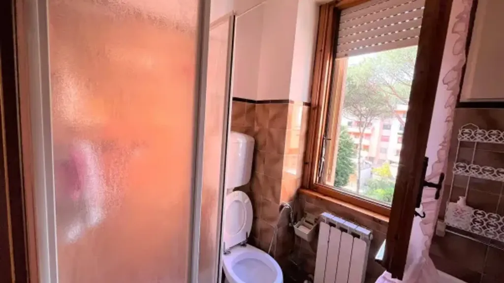 Bathrooms - Apartment with Balcony in Rome 70